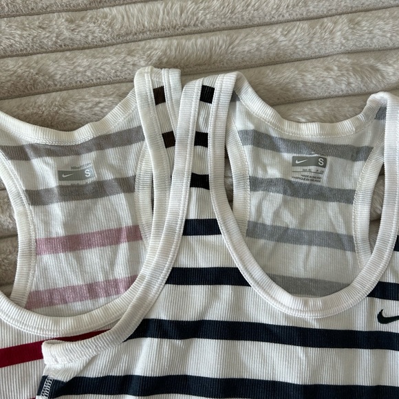 NIKE tanks. - Picture 3 of 3
